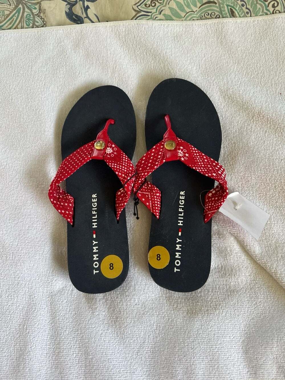Tommy Hilfiger Red Star Pattern Thong Flip Flops Size 8
